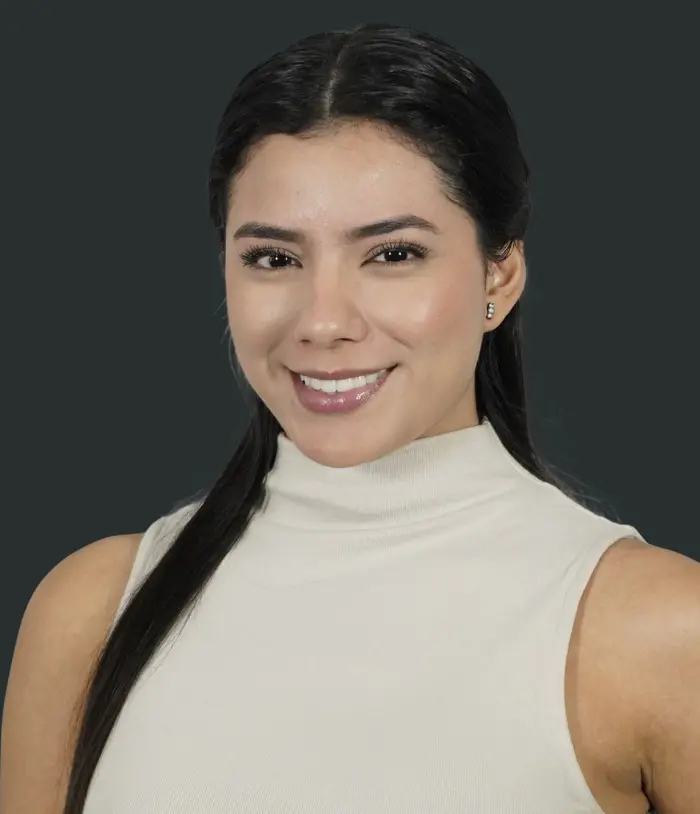 Laura Leiva headshot